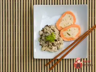 Рибний рулет з яйцем та зеленню