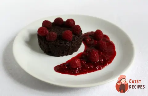 Кускус з малиною та шоколадом