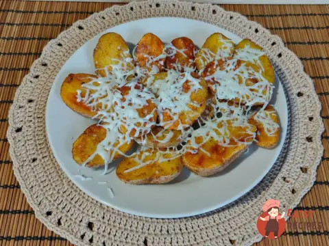 Запечена картопля з сиром