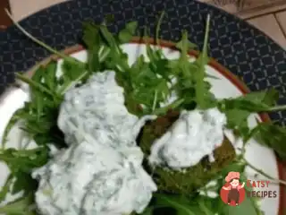 Фалафель з йогуртовим соусом