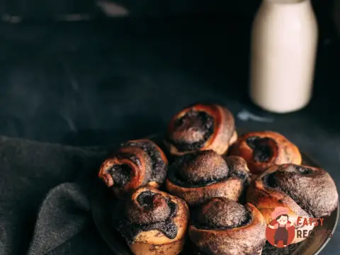 Макові булочки