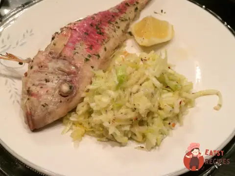 Барабулька з салатом із фенхелю