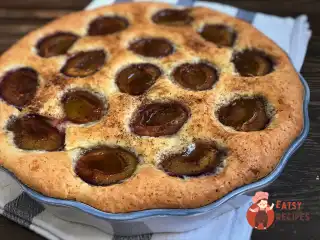 Пиріг зі сливою