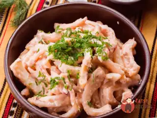 Кальмари зі сметаною