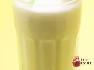 Банановий коктейль з корицею