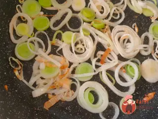 Крок 8: Гарбуз з беконом, пореєм та рисом