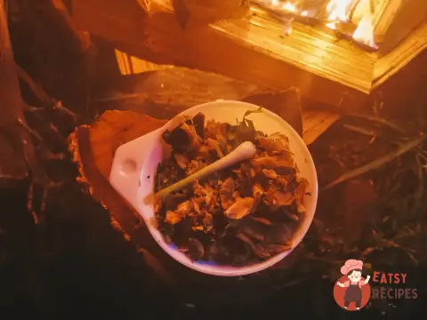 Басматі з білими грибами під горіховим соусом