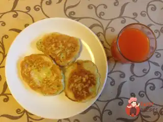 Дріжджові оладки з кабачками