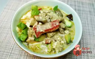 Теляча Печінка Зі Сметаною Та Овочами