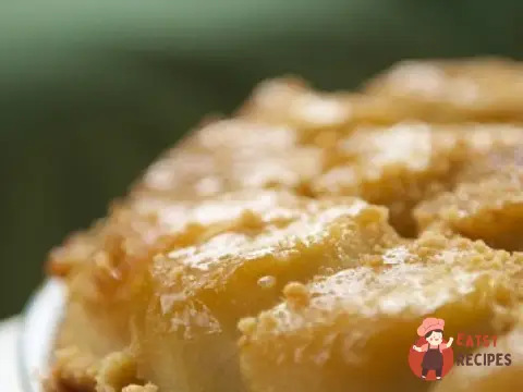 Пісочний пиріг з айви з карамеллю