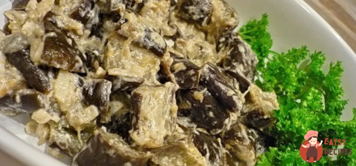 Баклажани з цибулею в сметані