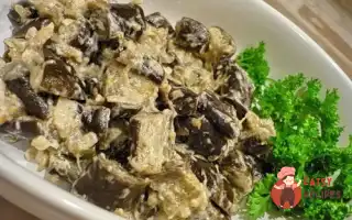 Баклажани З Цибулею В Сметані