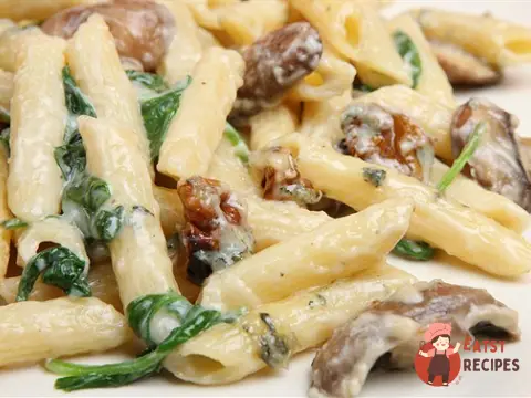 Макарони з грибами
