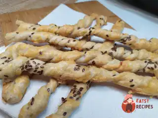 Хлібні палички з сиром і лляним насінням