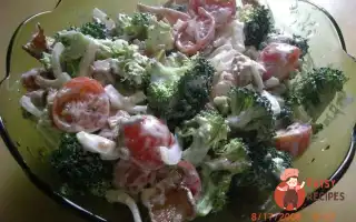 Салат З Куркою, Броколі Та Помідорами Чері