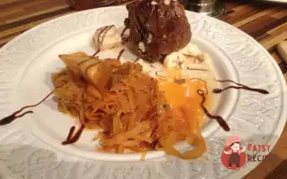 Каре Ягняти З Бринзою Та Тушкованою Квашеною Капустою.