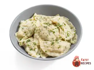 Пісні вареники з картоплею та грибами