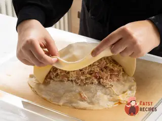 Крок 10: Курник з куркою, сиром та помідорами