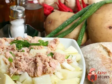 Картопляний салат із тунцем