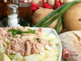 Картопляний салат із тунцем