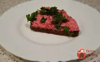 Буряк Із Курячим Яйцем, Плавленим Сиром І Майонезом