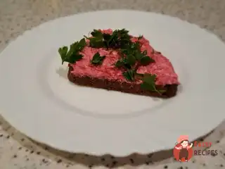 Салат з буряка з плавленим сиром