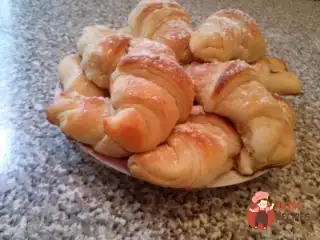 Круасани зі згущеним молоком