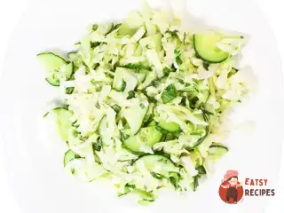 Салат з капусти, редиски та яйця «Весняний ранок»