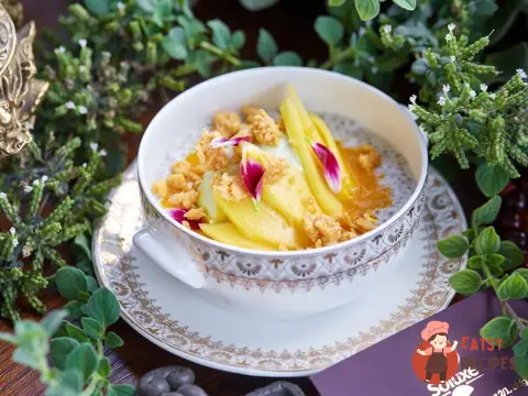 Чіа з фісташковим морозивом та манго
