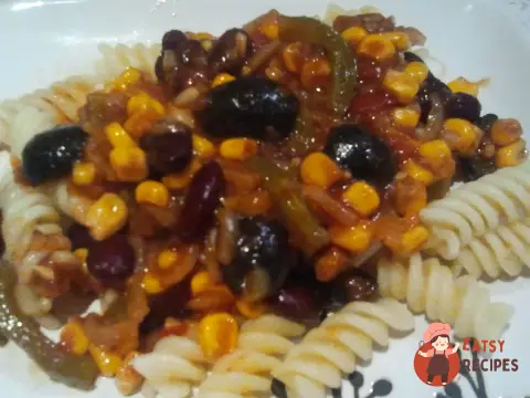 Паста «Мексиканець» із соусом сальсу