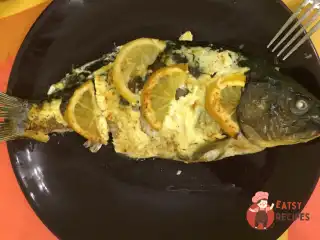 Короп зі сметаною, лимоном та імбиром