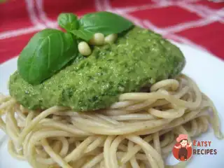 Веганський соус песто