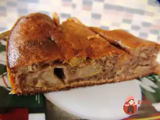 Шоколадний пиріг з грушами