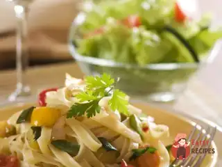 Тальятелле з кабачками, часником, лимоном та чилі