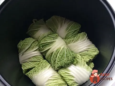 Голубці у пекінській капусті