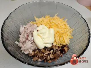Крок 7: Закуска з куркою та грибами