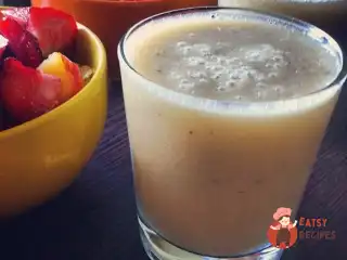 Освіжаючий ананасовий коктейль із бананом