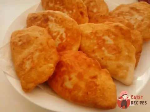 Чебуреки з картоплею та сиром
