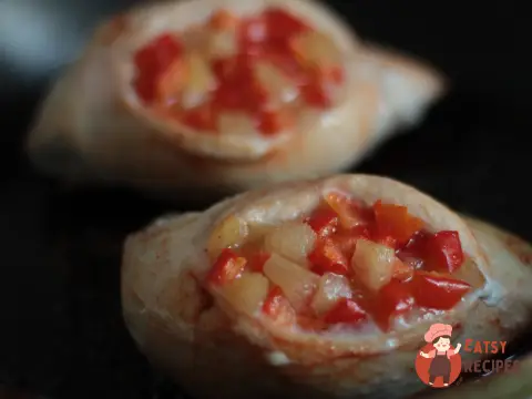 Курячі кишеньки з ананасом