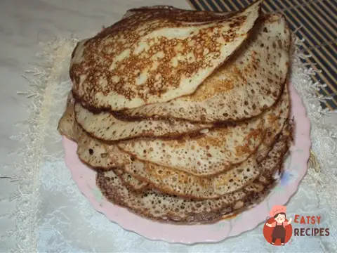 Млинці на кефірі з цукром