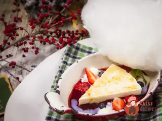 Чізкейк із лісовими ягодами з ресторану Christian