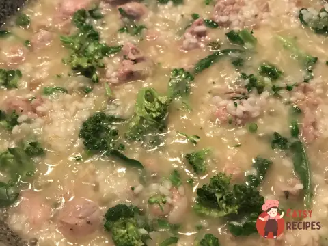 Різотто з ковбасками та брокколі