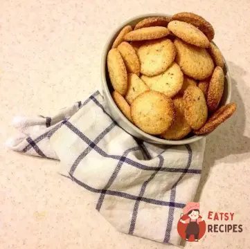 Печиво з великою сіллю та корицею
