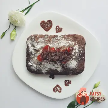 Пиріг з родзинками, курагою та волоськими горіхами