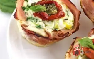 Тарталетки З Цибулею, Шинкою Та Сирним Соусом