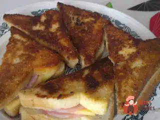 Гренки з сиром та шинкою