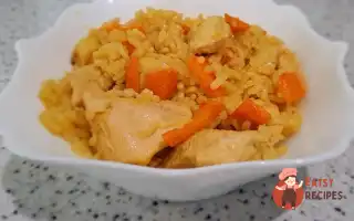 Куряче Філе З Рисом На Сковороді