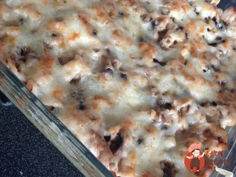 Картопляна запіканка з курячим жюльєном