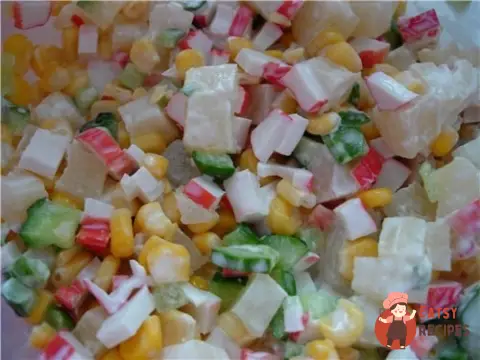 Крабовий салат зі свіжими огірками
