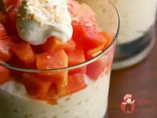 Кокосова тапіока з папаєю